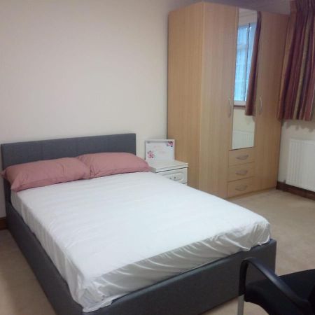 1St Gold Accommodation Isleworth Esterno foto