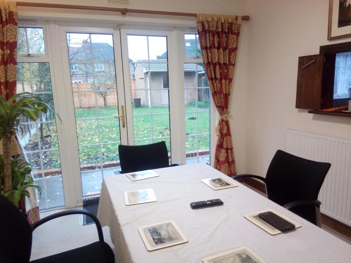1St Gold Accommodation Isleworth Esterno foto