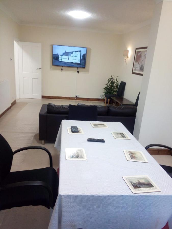 1St Gold Accommodation Isleworth Esterno foto