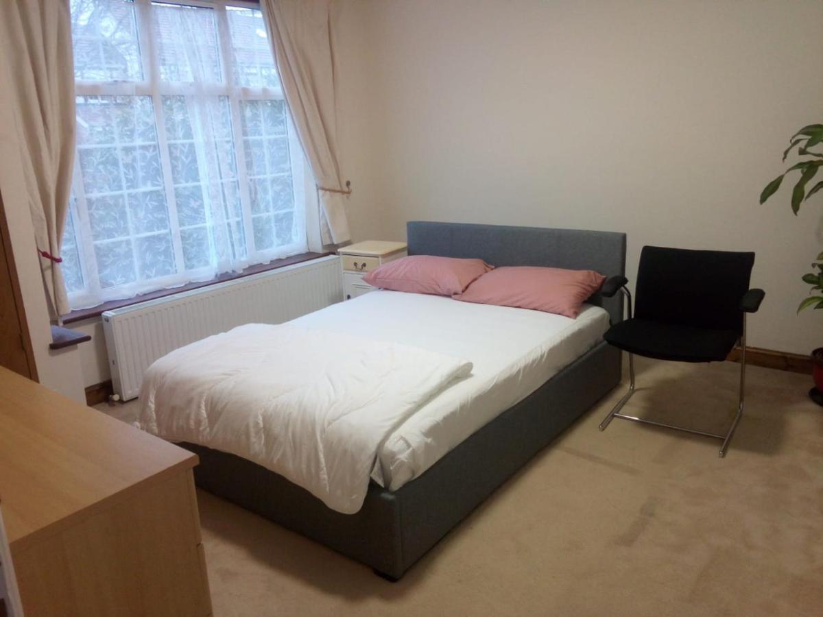 1St Gold Accommodation Isleworth Esterno foto